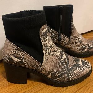 NEW - Qupid - Snake Skin Print Ankle Booties - Size 9
